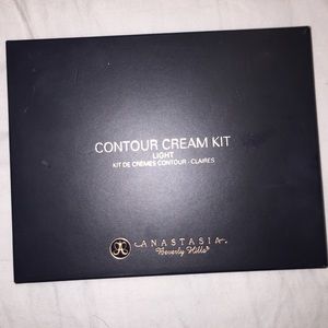 Anastasia Beverly Hills  cream contour kit